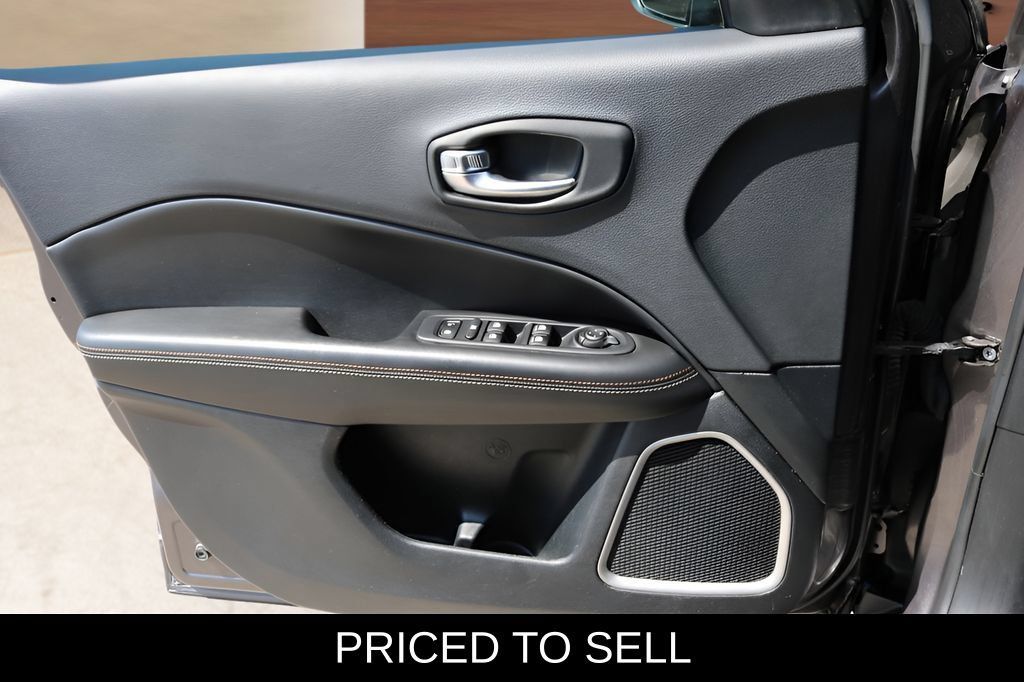 Used 2021 Jeep Compass Latitude w/ Driver Assistance Group AWD/4WD image 10