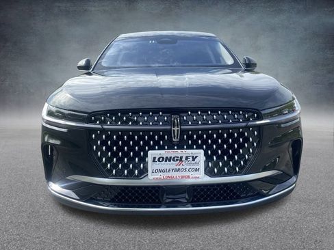 Used 2024 Lincoln Nautilus Premier image 2