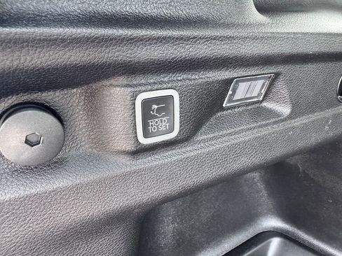 Used 2022 Jeep Grand Cherokee L Limited w/ MOPAR Finishing Package AWD/4WD image 19