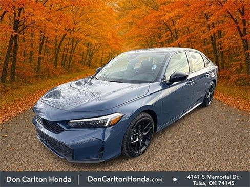 Used 2025 Honda Civic Sport image 3
