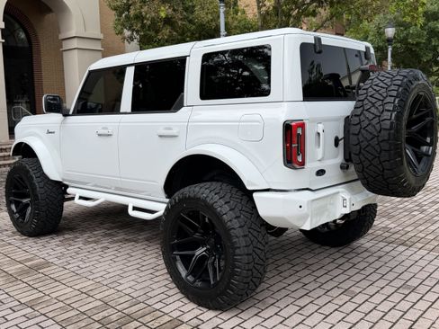 Used 2025 Ford Bronco Outer Banks image 9