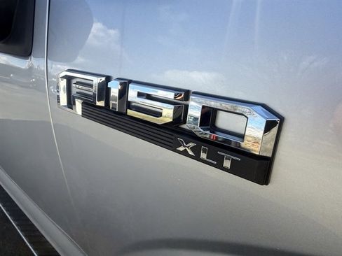 Used 2018 Ford F150 XLT w/ Equipment Group 302A Luxury image 5