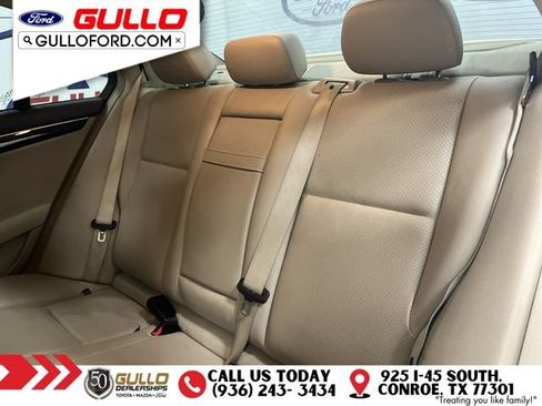 Used 2014 Mercedes-Benz C 250 Sedan image 13