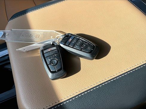 Used 2024 Ford F250 Lariat w/ Tremor Off-Road Package image 35