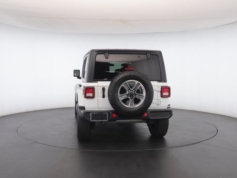 Certified 2021 Jeep Wrangler Unlimited Sahara w/ Cold Weather Group image 23
