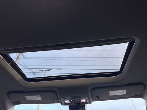 New 2026 GMC Sierra 1500 SLT image 19