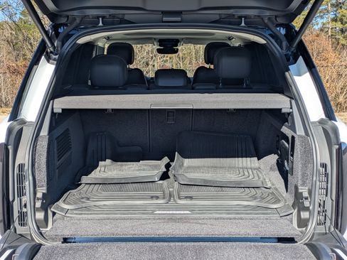 Certified 2023 Land Rover Range Rover SE image 27