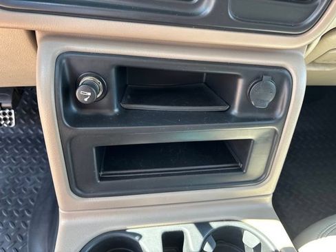 Used 2003 Chevrolet Suburban 2500 LT w/ LT Preferred Equipment Group AWD/4WD image 16