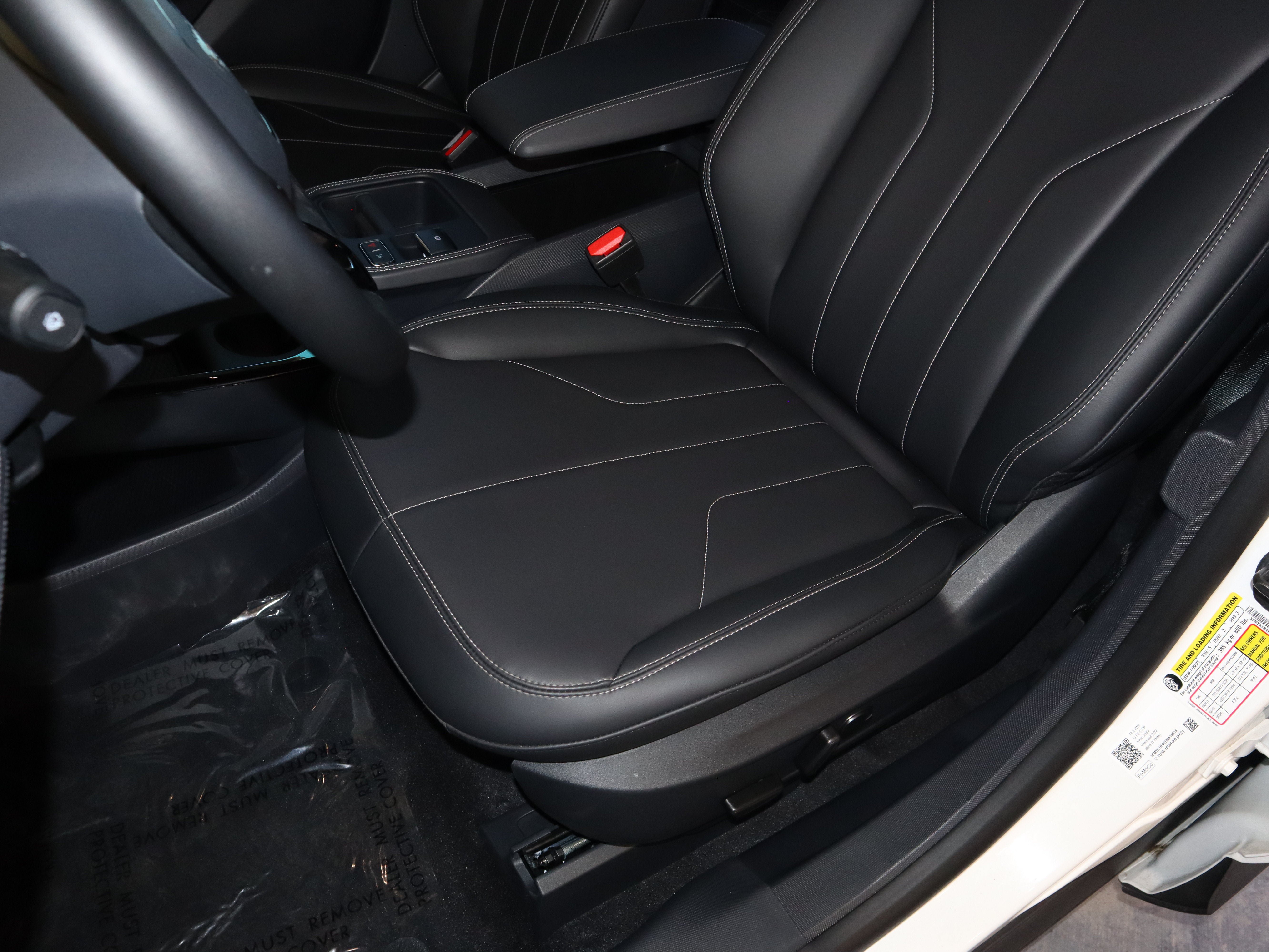 Certified 2026 Ford Mustang Mach-E Select w/ Technology Package RWD image 32