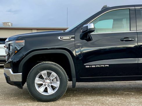 New 2026 GMC Sierra 1500 SLE image 10