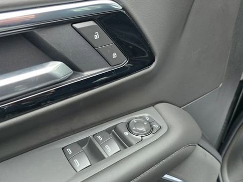 New 2026 Chevrolet Suburban LS image 16