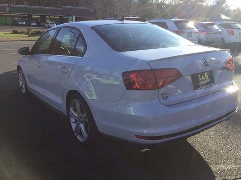 Used 2017 Volkswagen Jetta GLI image 10