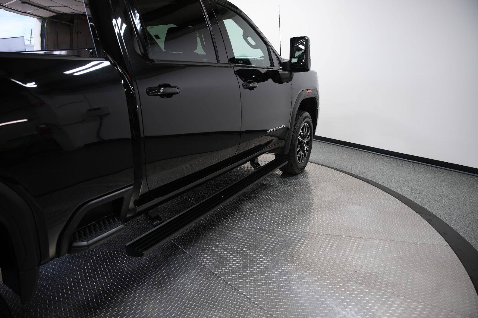 Used 2023 GMC Sierra 3500 AT4 w/ AT4 Premium Plus Package AWD/4WD image 10
