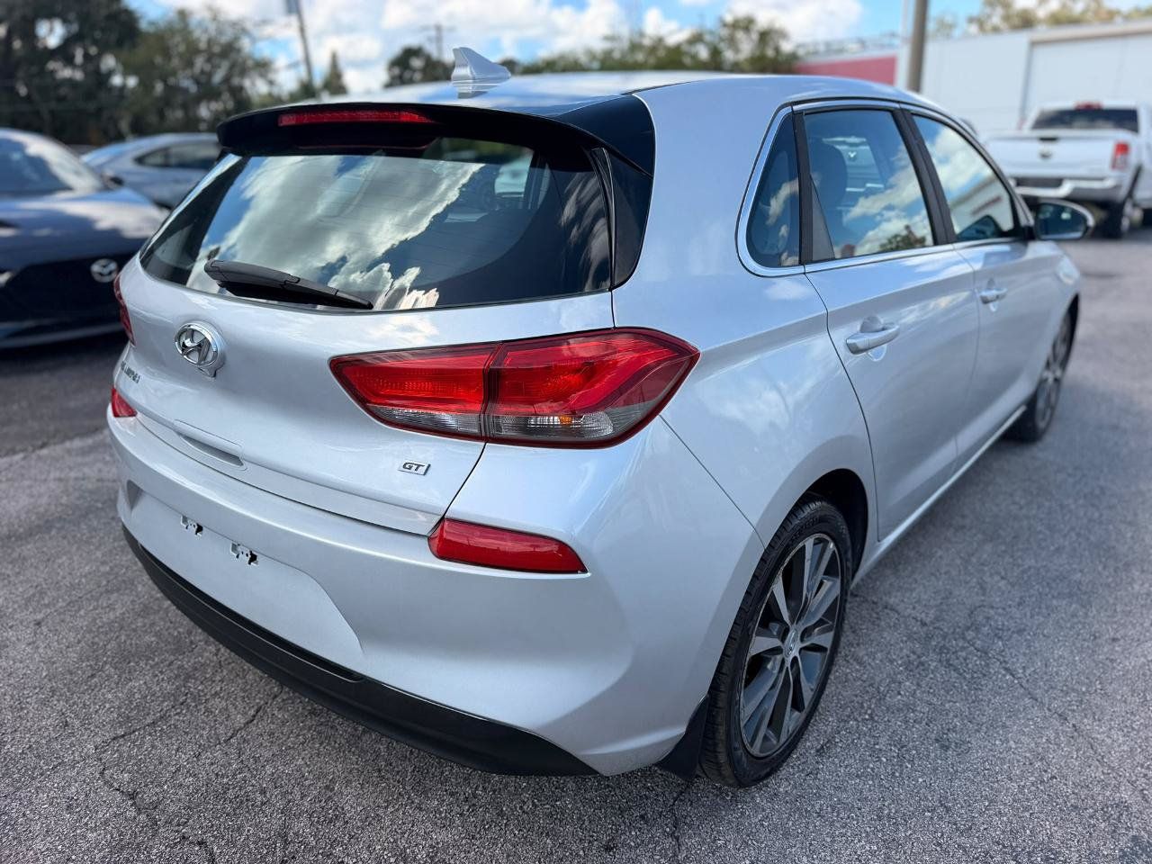 Used 2018 Hyundai Elantra GT w/ Style Package 02 FWD image 7