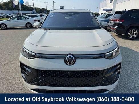 Certified 2025 Volkswagen Tiguan SEL R-Line AWD/4WD image 2