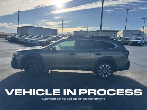Used 2025 Subaru Outback Limited image 6