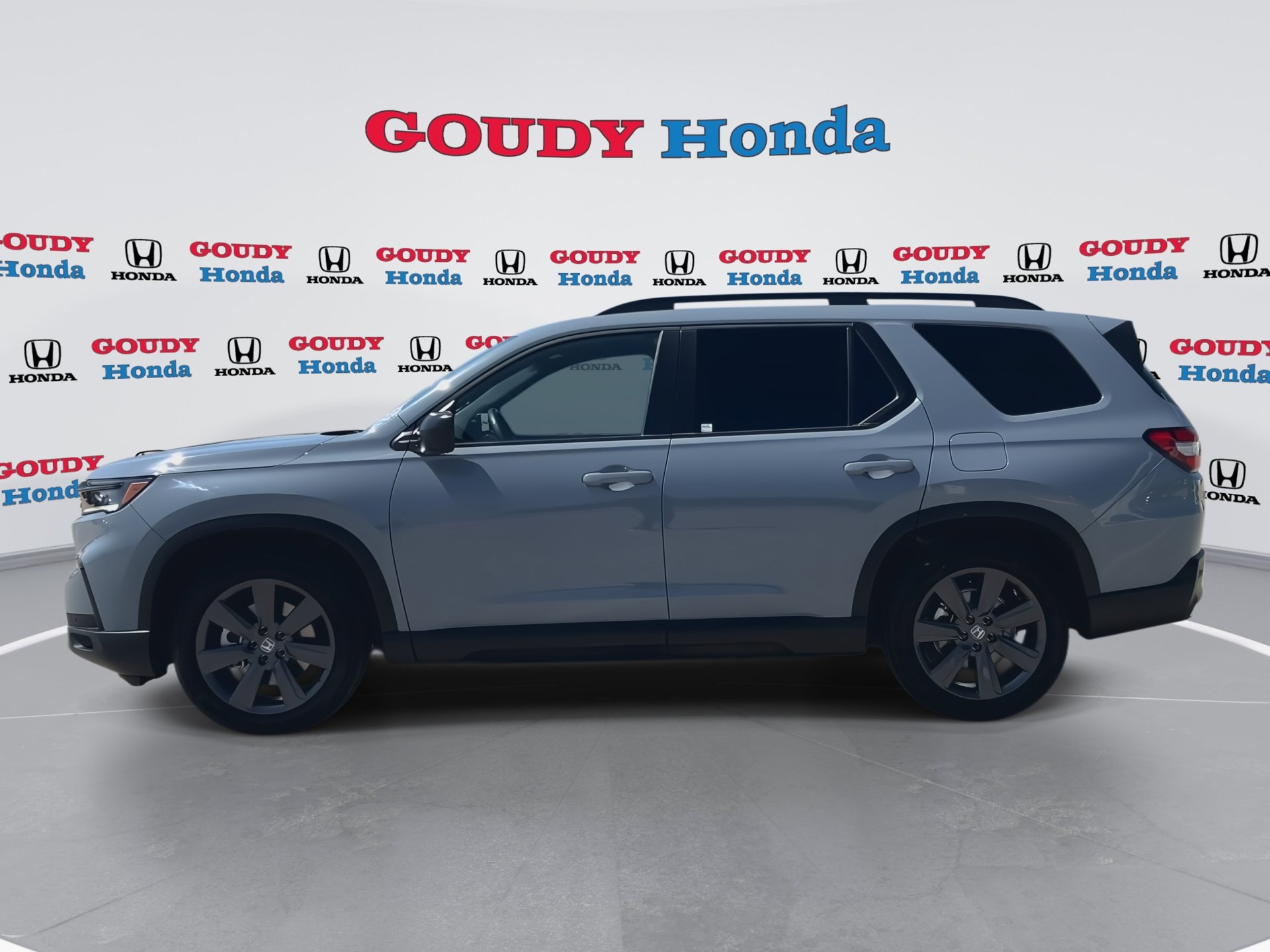 Certified 2025 Honda Pilot Sport image 5