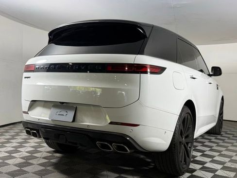 Used 2025 Land Rover Range Rover Sport Dynamic SE image 8
