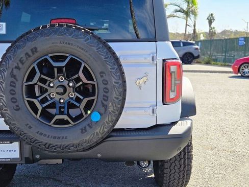 New 2026 Ford Bronco Badlands image 8