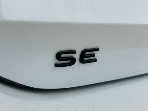 New 2026 Volkswagen Tiguan SE R-Line image 16