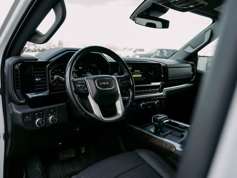 Used 2023 GMC Sierra 1500 Elevation w/ LPO, Elevation Black Package image 19