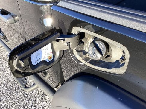 Used 2023 Jeep Gladiator Rubicon w/ LED Lighting Group image 13