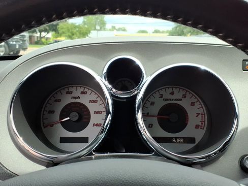Used 2006 Pontiac Solstice Convertible w/ Premium Package RWD image 20