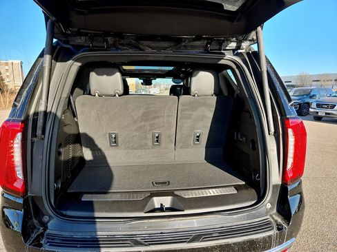 Used 2024 GMC Yukon Denali w/ Advanced Technology Package image 31