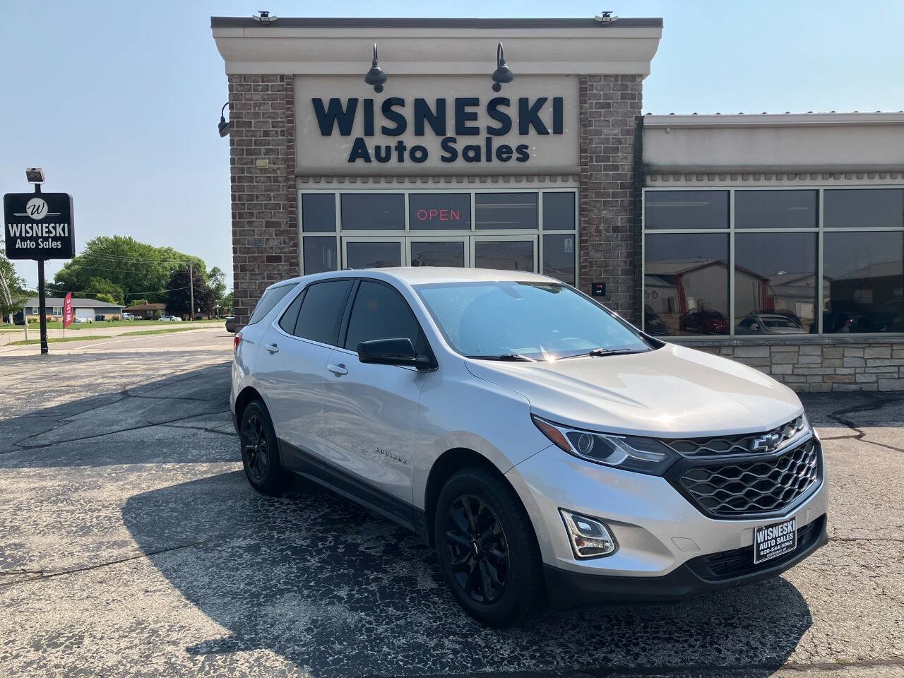 Used 2019 Chevrolet Equinox LT FWD image 1