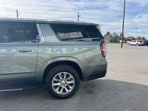 Used 2023 Chevrolet Suburban Premier AWD/4WD image 6