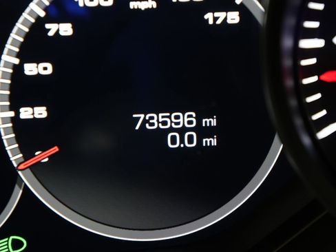 Used 2020 Porsche Cayenne AWD/4WD image 24