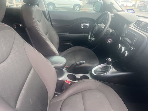 Used 2015 Kia Soul image 9