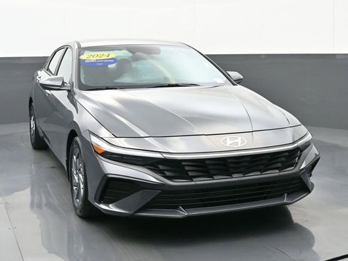 Certified 2024 Hyundai Elantra SEL FWD image 9