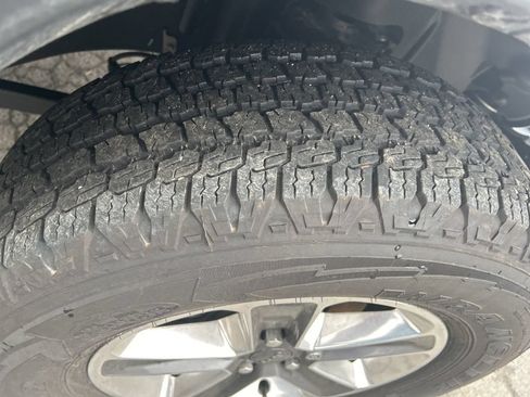 Used 2022 Jeep Wrangler Unlimited Sahara AWD/4WD image 10