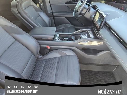 Used 2024 Lincoln Nautilus Reserve w/ Equipment Group 202A image 12