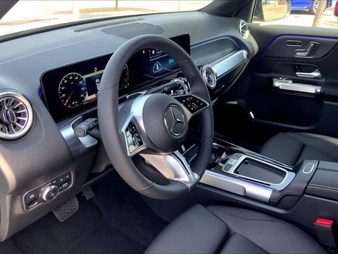 New 2025 Mercedes-Benz GLB 250 GLB 250 image 9