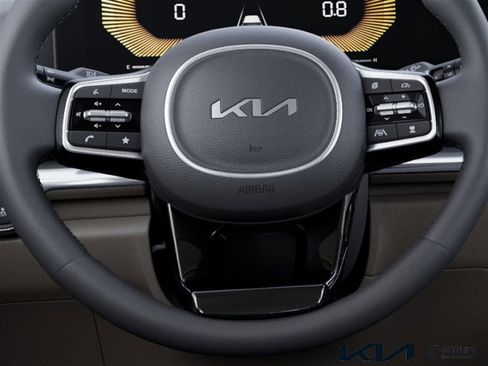 New 2026 Kia Carnival LXS FWD image 22