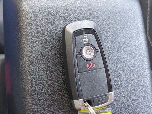 Used 2018 Ford EcoSport SE FWD image 33