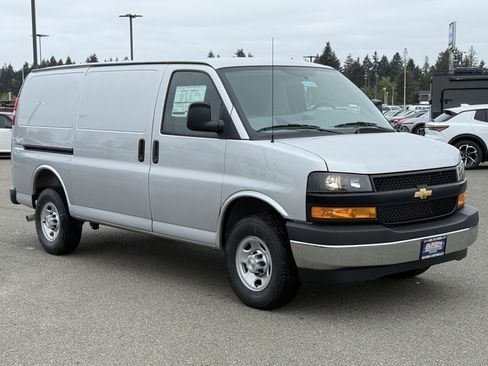 New 2026 Chevrolet Express 2500 RWD image 7