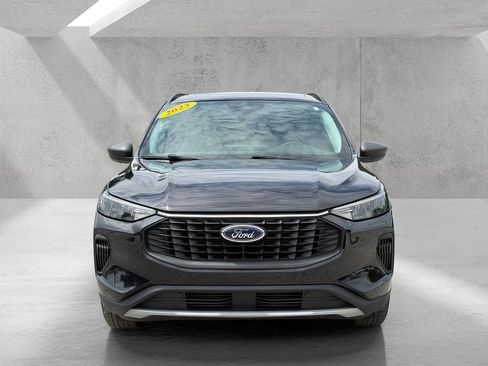 Used 2023 Ford Escape Active w/ Tech Pack #1 AWD/4WD image 2