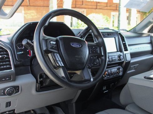 Used 2017 Ford F250 XLT w/ XLT Premium Package AWD/4WD image 21