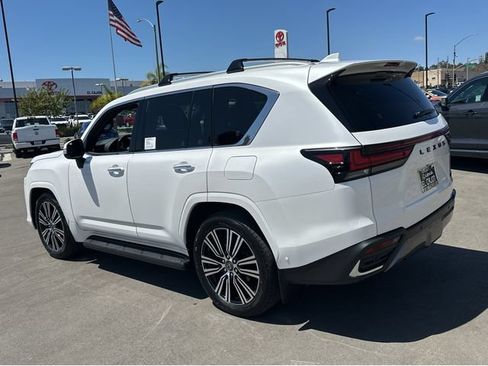 New 2026 Lexus LX 700h Luxury AWD/4WD image 4