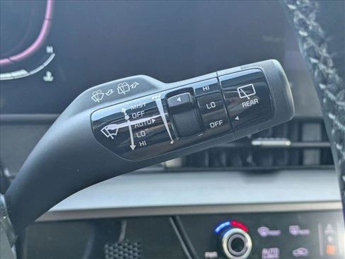 Used 2023 Kia Sportage EX FWD image 12