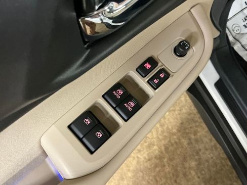 Used 2019 Subaru Outback 2.5i Premium image 12