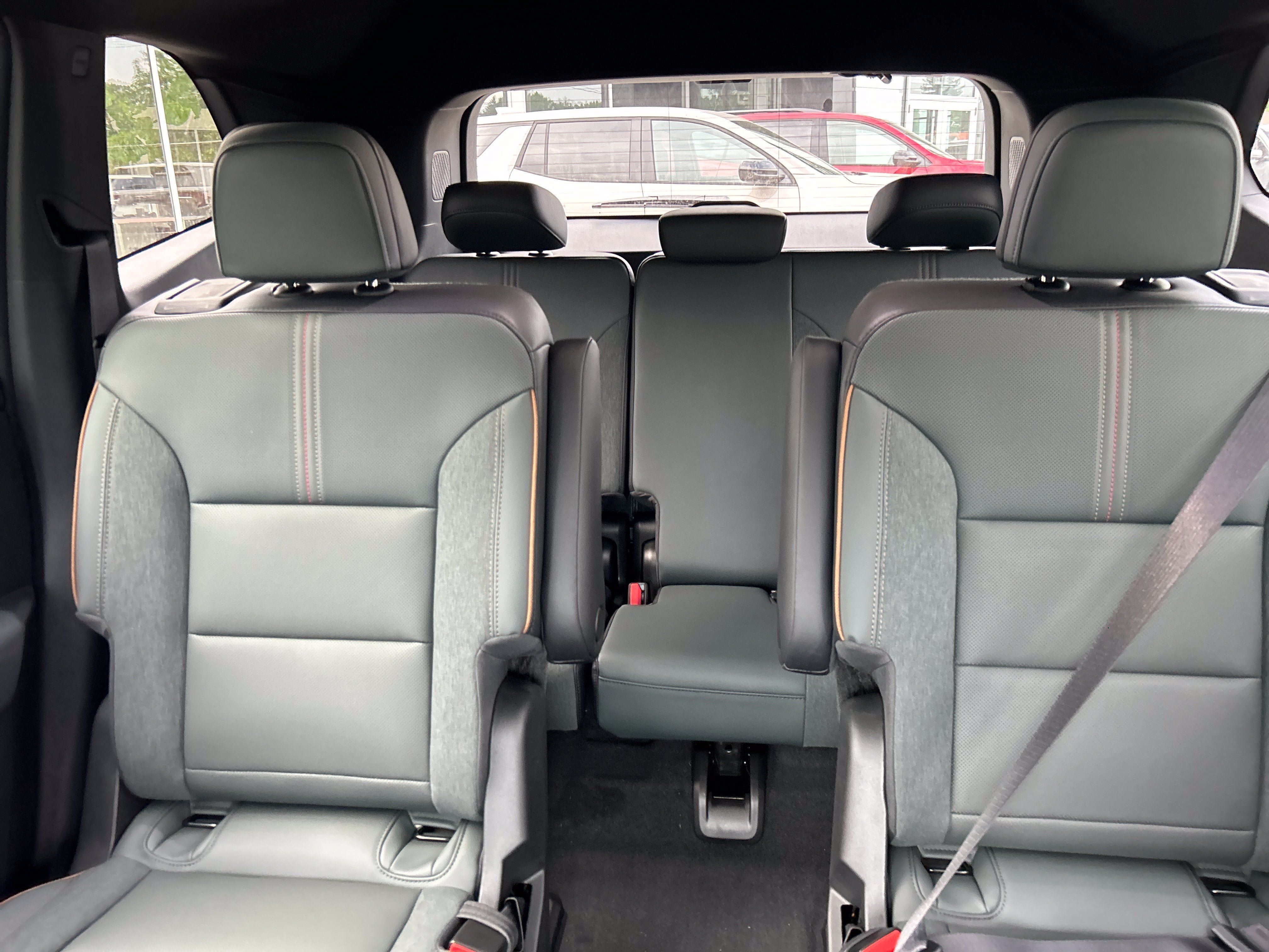 New 2026 GMC Acadia AT4 w/ Luxury Package AWD/4WD image 20