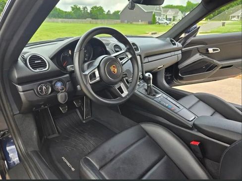 Used 2021 Porsche 718 Cayman RWD image 7