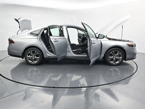 Used 2024 Honda Accord EX image 27
