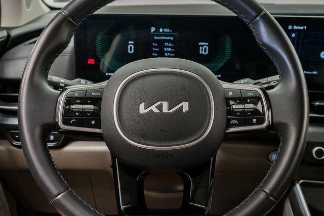 Certified 2025 Kia Carnival FWD image 12