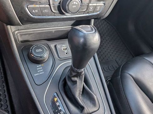 Used 2022 Jeep Cherokee Latitude image 22