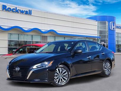 Used 2024 Nissan Altima 2.5 SV
